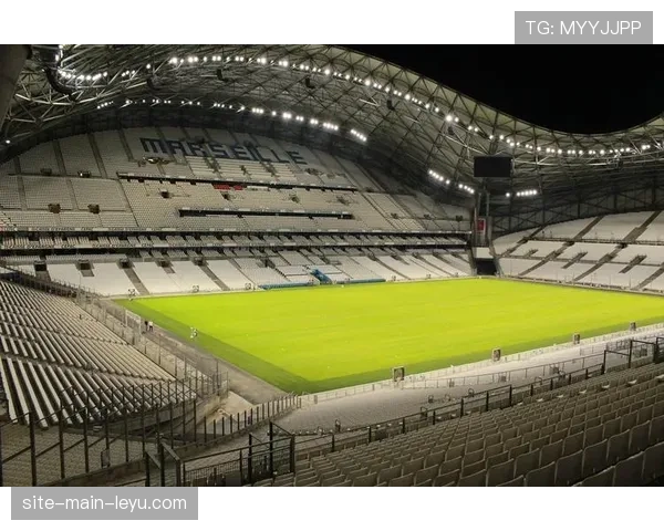 场馆消息：马赛维洛德罗姆球场将增设大型记分牌，预计今夏完工