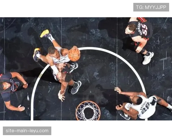 掘金136-134险胜马刺，约基奇策应反击助球队险胜